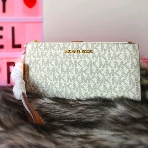 ‼️SOLD‼️MK Double Zip Wristlet Mono Vanilla
